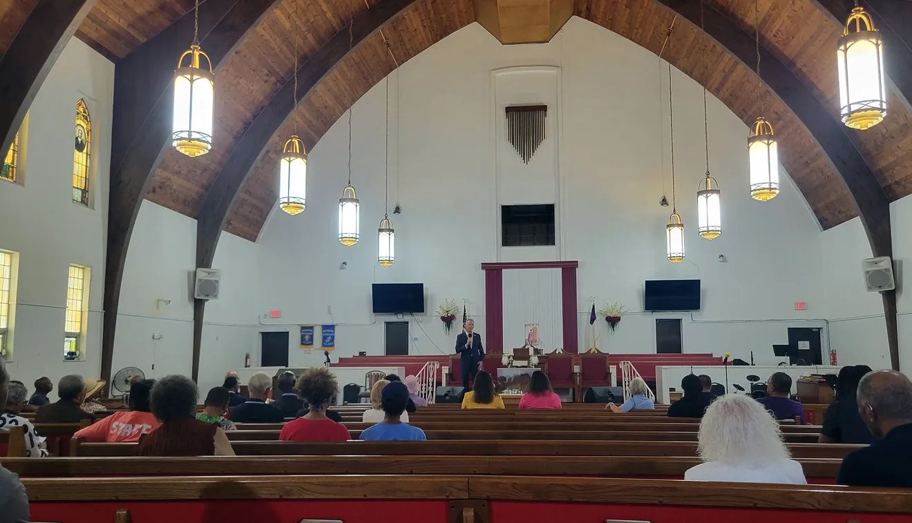 Governor candidate David Jolly exudes confidence in Lakeland stop